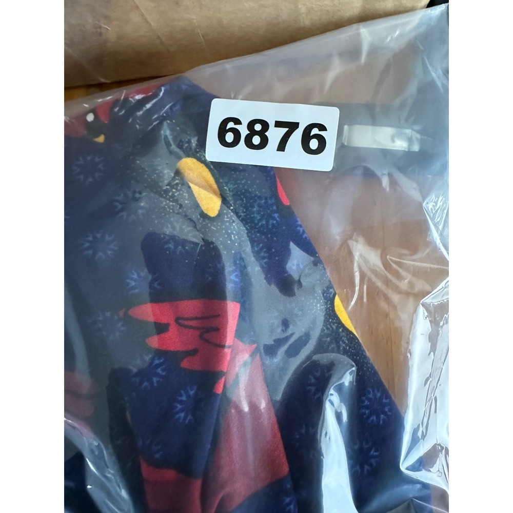 LuLaRoe T-Shirt Womens S Blue Cardinal Christmas Lights Classic T Holiday Bird - Picture 7 of 8